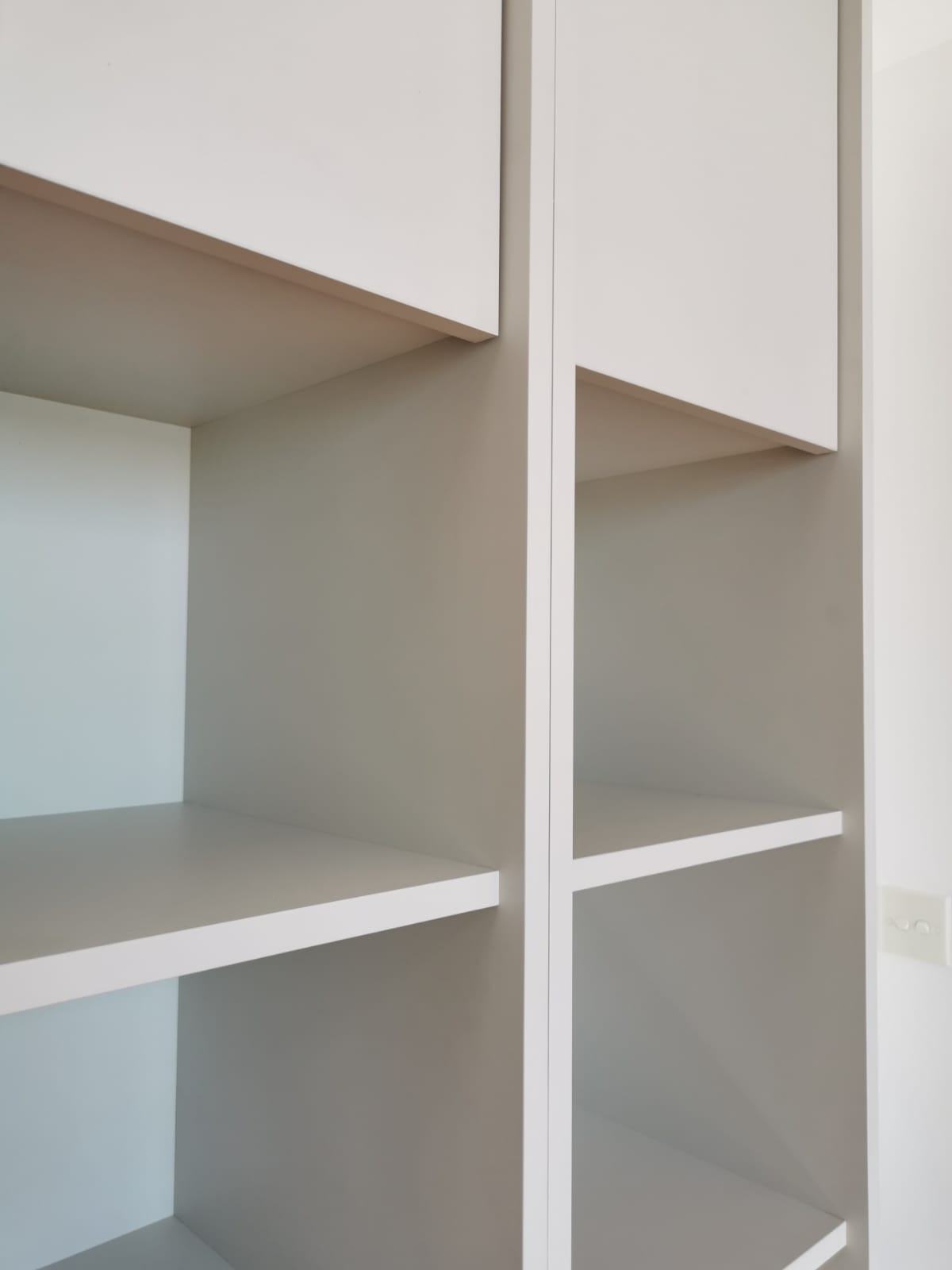 Positive Cabinet 1003A