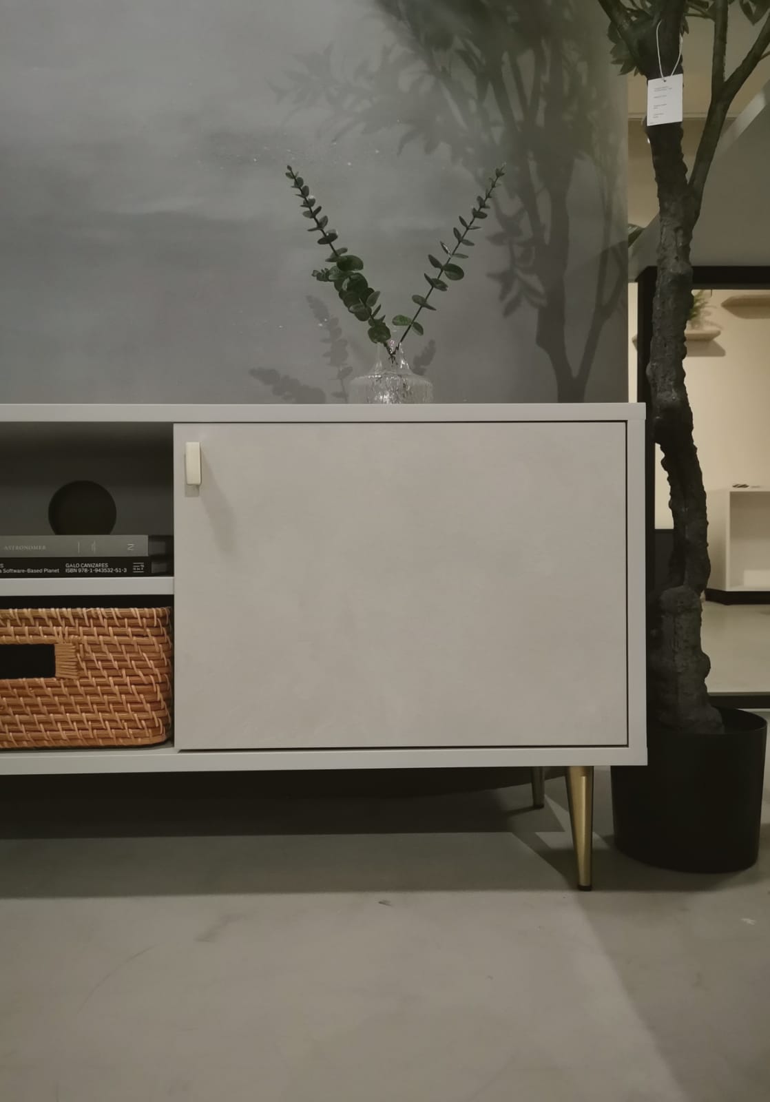 Organised 150 TV cabinet 1042