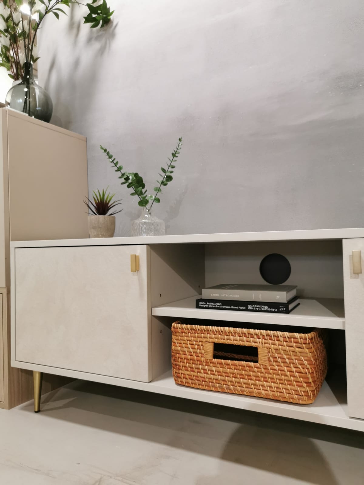 Organised 150 TV cabinet 1042