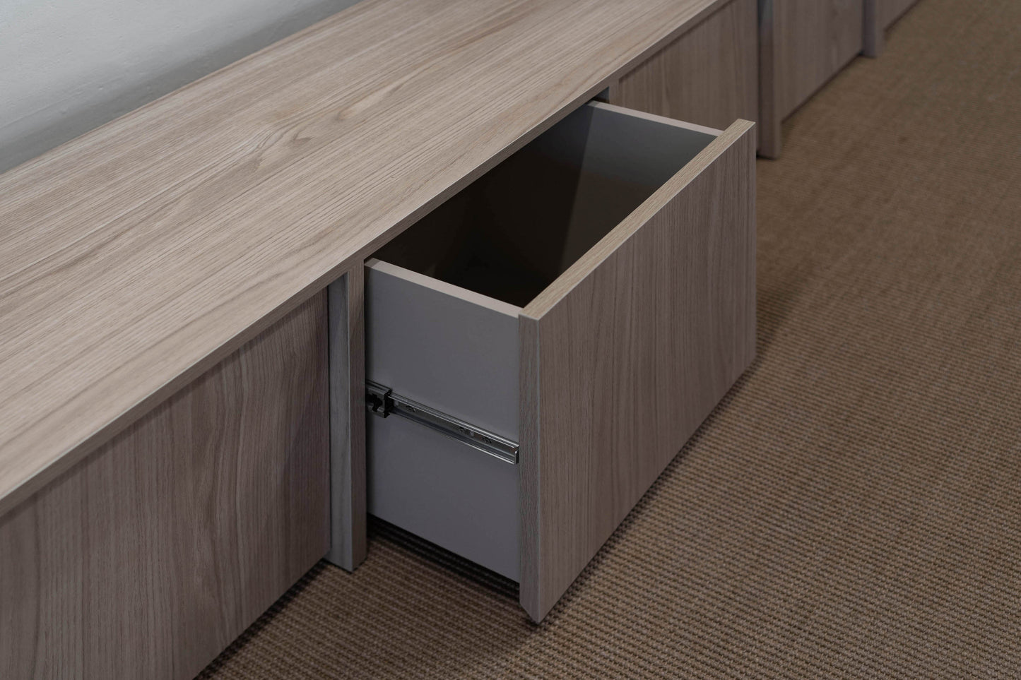 Amiable Cabinet 1002
