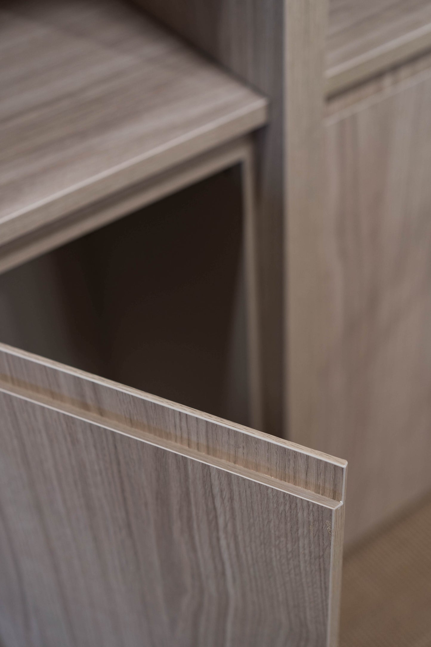Amiable Cabinet 1002