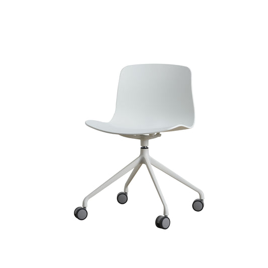Adapt Chair with Casters 4011